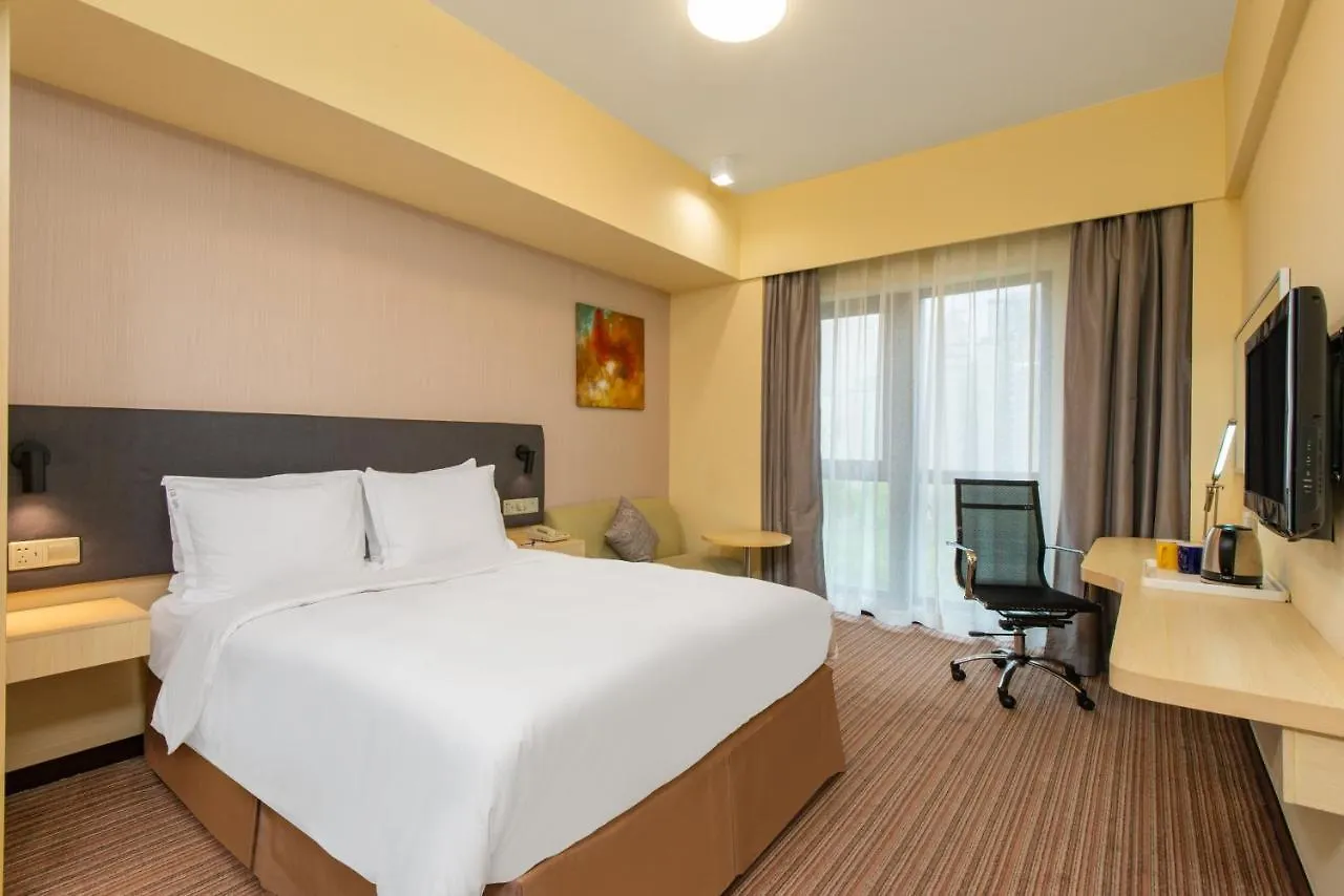 Holiday Inn Express Shanghai Putuo By Ihg Hotel